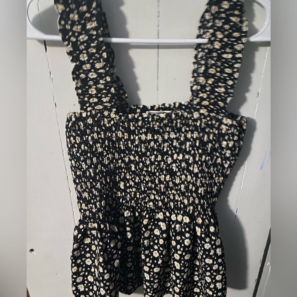 Kohls daisy floral tank top never worn
